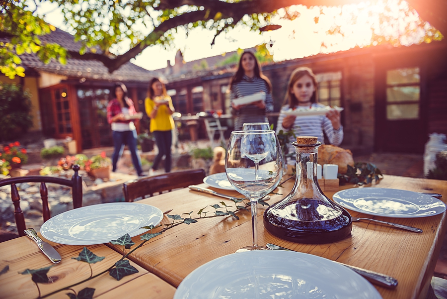 Thanksgiving dinner is better outside in 2020